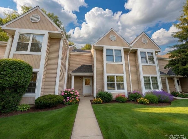 62 Creekside Cir, Spring Valley, NY 10977