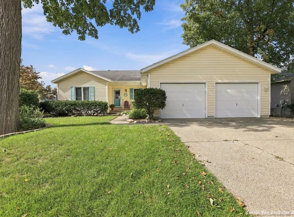 1515 Caprice Drive, Jenison, MI 49428