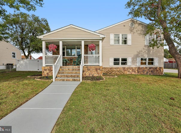 8469 KENTON Road, PASADENA, MD 21122