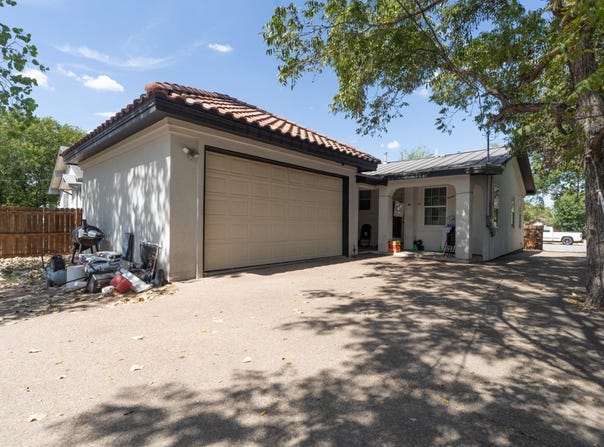 6707 Santos St, Austin, TX 78741