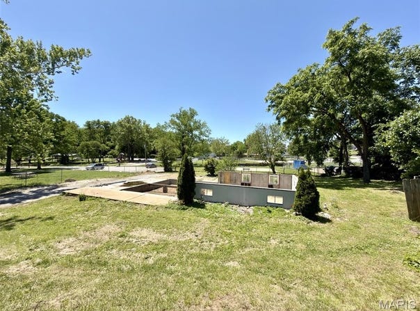 2215 Maxville Lane, Arnold, MO 63010