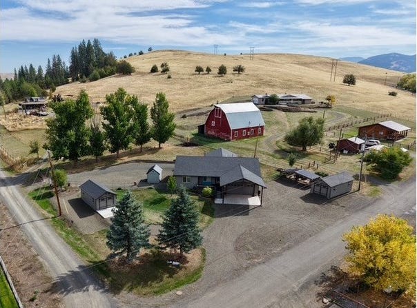 503 S HOLMES St, Wallowa, OR 97885