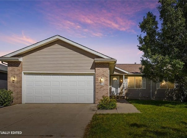 814 Moose Drive NW, Cedar Rapids, IA 52405