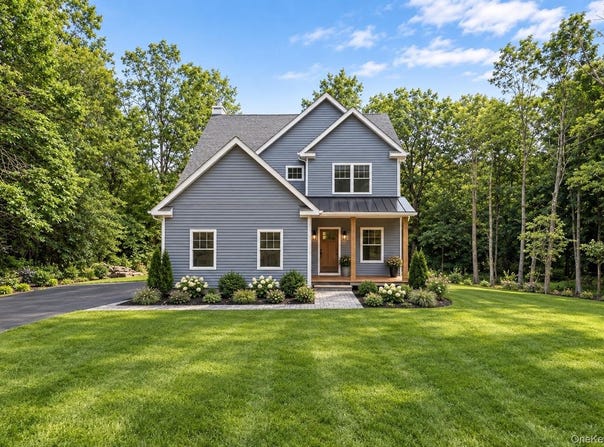 155 S Quaker Lane, Hyde Park, NY 12538