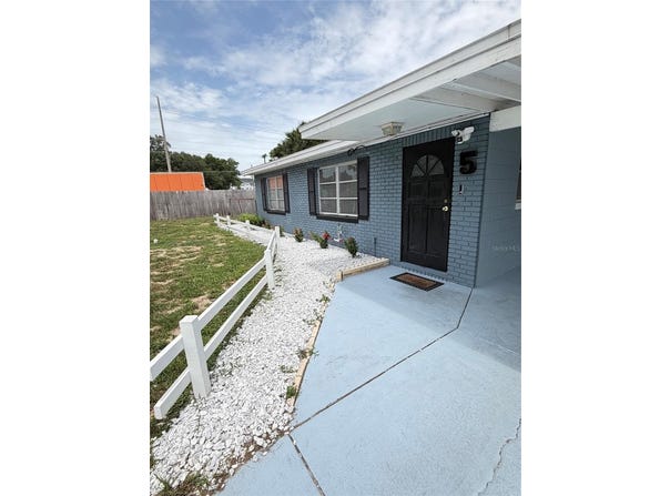 5 MOONLIGHT Lane, WINTER HAVEN, FL 33884