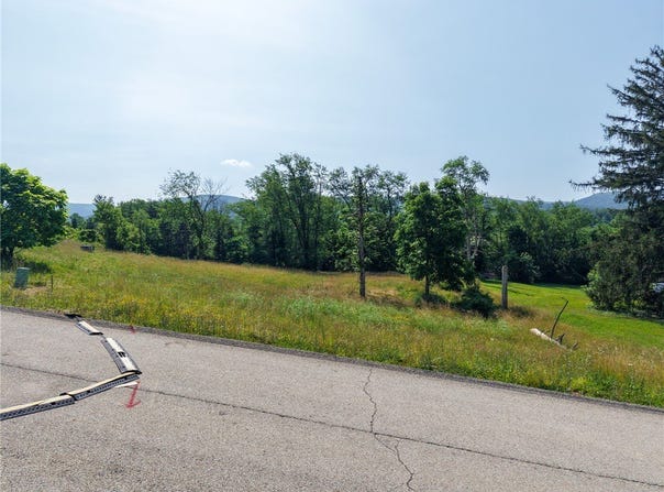 Wellington Dr lot: 30, South Union Twp, PA 15401