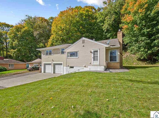 48186 Old River Bluff Road, St. Peter, MN 56082