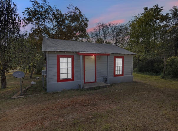 706 Yaney Street, Marshall, TX 75670