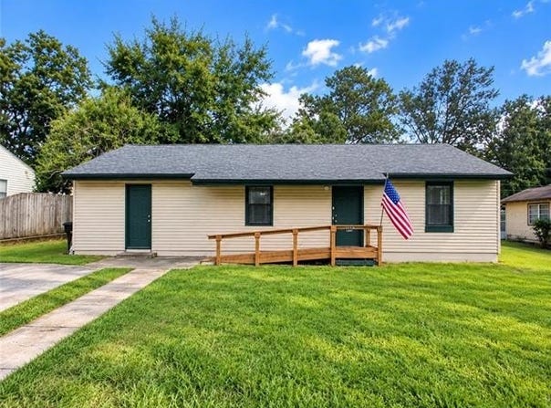 930 AVENUE F, Bogalusa, LA 70427