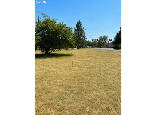 ROYAL Ave, Eugene, OR 97402