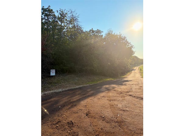 LCR 894, Groesbeck, TX 76642