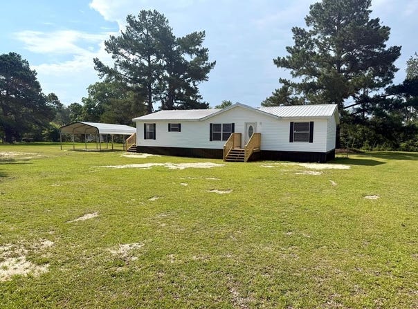 149 Smith Rd, Douglas, GA 31535
