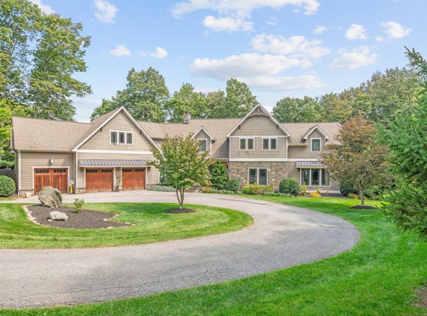 8828 Willett Ln, Bent Mountain, VA 24059
