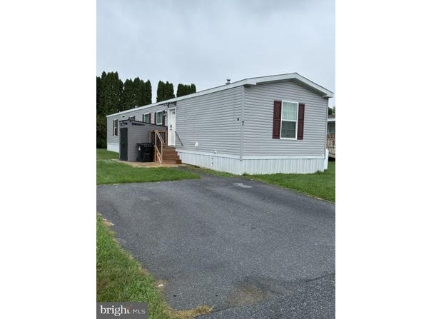 7 NORTHCREST, LEBANON, PA 17046