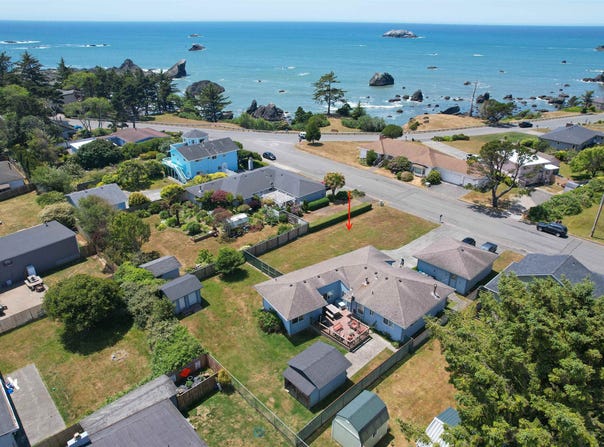 451 Del Monte, Crescent City, CA 95531