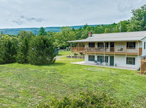 5741 Hall Rd, Catawba, VA 24070