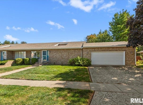 608 Westwinds Drive, Jacksonville, IL 62650