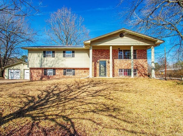 108 E 5th Avenue, Leola, AR 72084