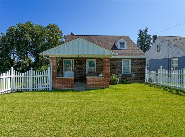156 Central Ave, N Versailles, PA 15137