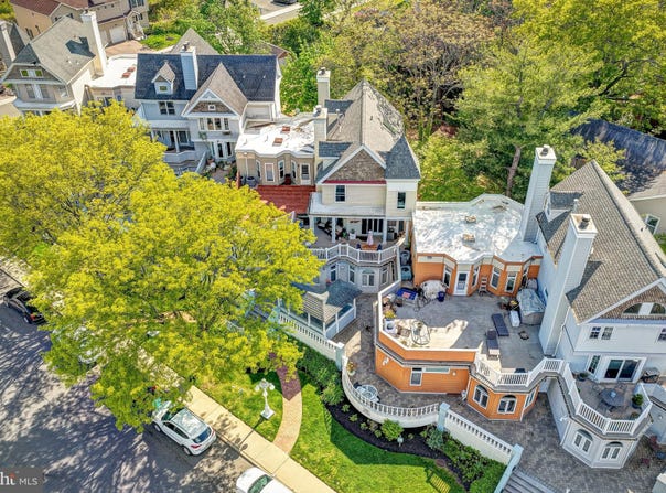 100 1ST Street, KEYPORT, NJ 07735