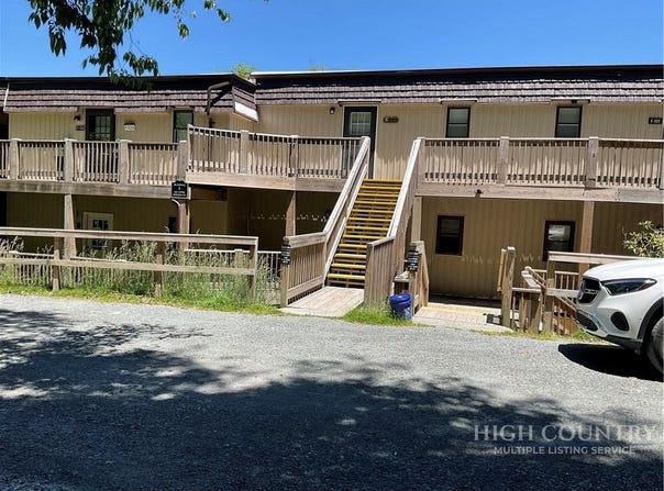 105 Upper Holiday Lane, Beech Mountain, NC 28604