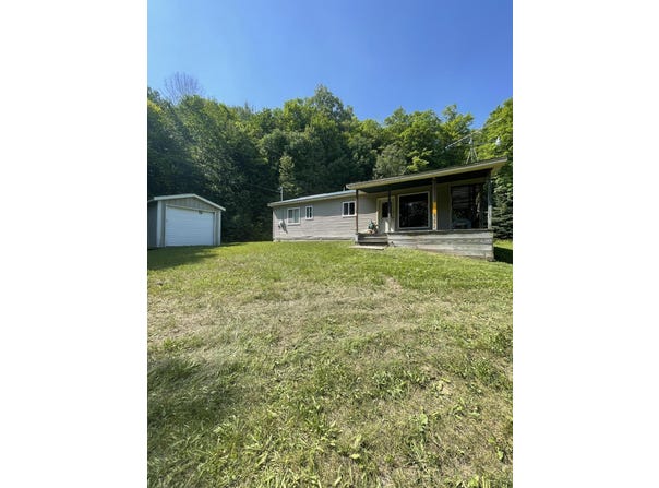 38860 W 2nd St, Hulbert, MI 49748