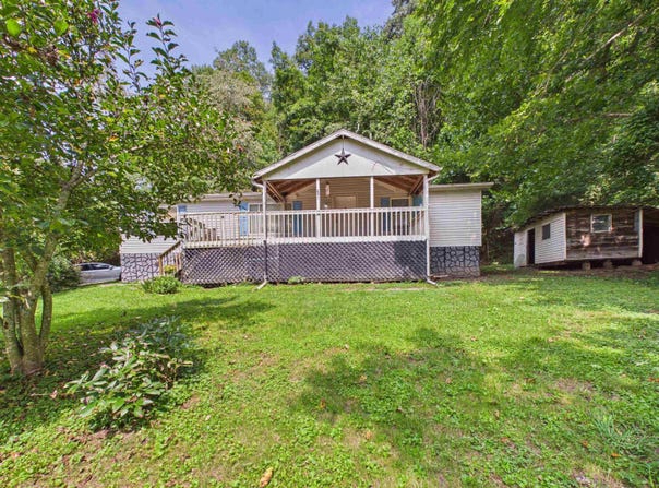 6 Low Gap Rd, Branchland, WV 25506