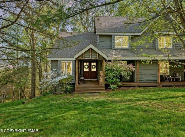 59 Midway Circle, Lake Harmony, PA 18624