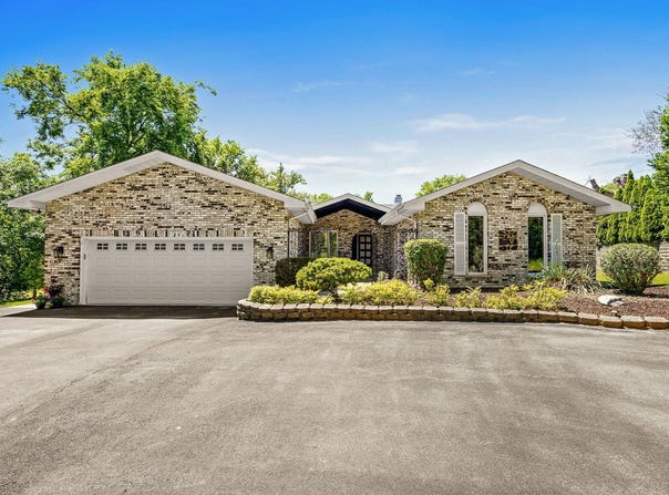 11S056 Madison Street, Burr Ridge, IL 60527
