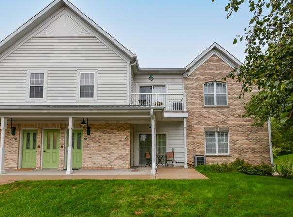 2740 Northview Rd, Waukesha, WI 53188