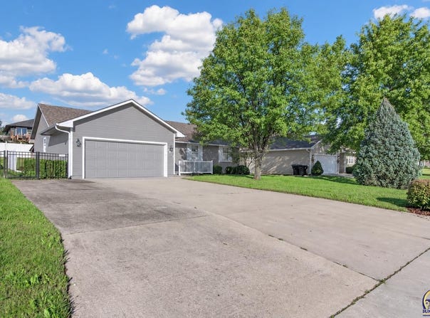 4017 NW Fielding TER, Topeka, KS 66618
