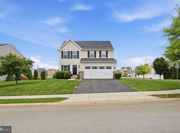 229 MOUNTAIN LAUREL Boulevard, RANSON, WV 25438