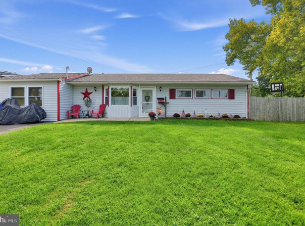 2 IDLEWILD Road, LEVITTOWN, PA 19057