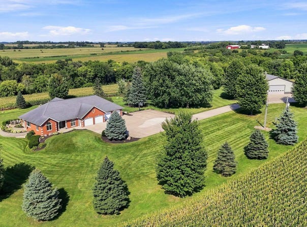 1355 220th St, Ionia, IA 50645
