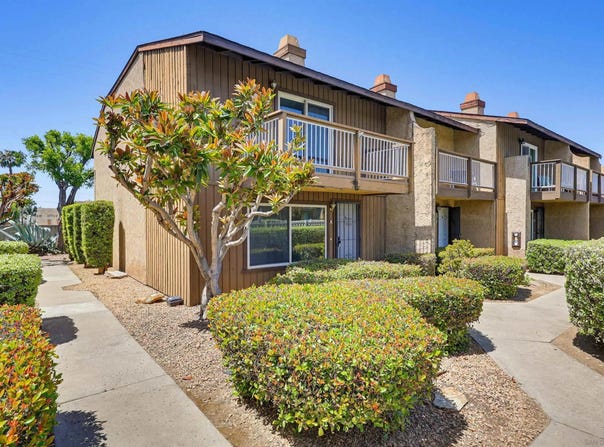 980 E Main, El Cajon, CA 92021