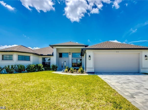 2104 SW 28th Lane, Cape Coral, FL 33914