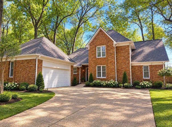 880 FAIR OAKS Dr, Collierville, TN 38017