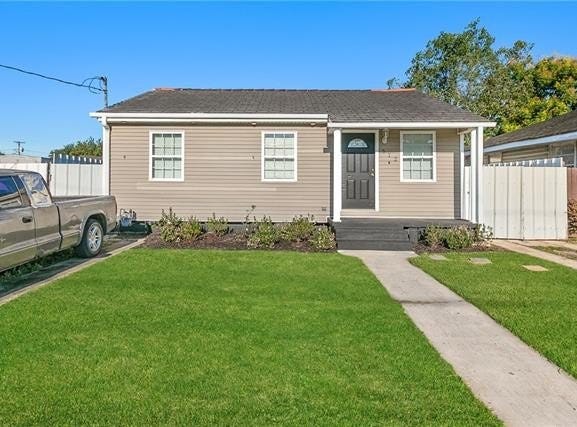 512 CENTER Street, Arabi, LA 70032