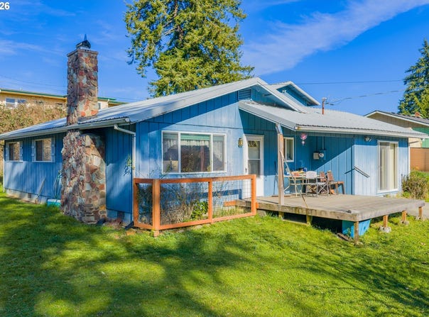 536 18TH St, MyrtlePoint, OR 97458
