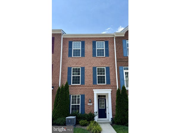 22885 EILEEN Square, STERLING, VA 20166