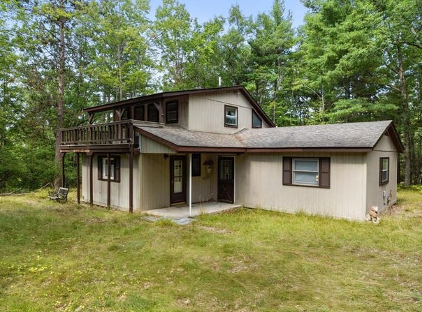 6460 White Road, Indian River, MI 49749