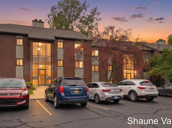 3400 Devonwood Hills NE, Grand Rapids, MI 49525
