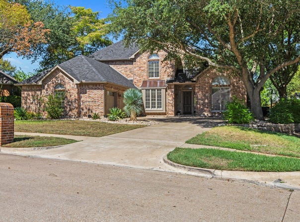 2304 Fairway Circle, Heath, TX 75032