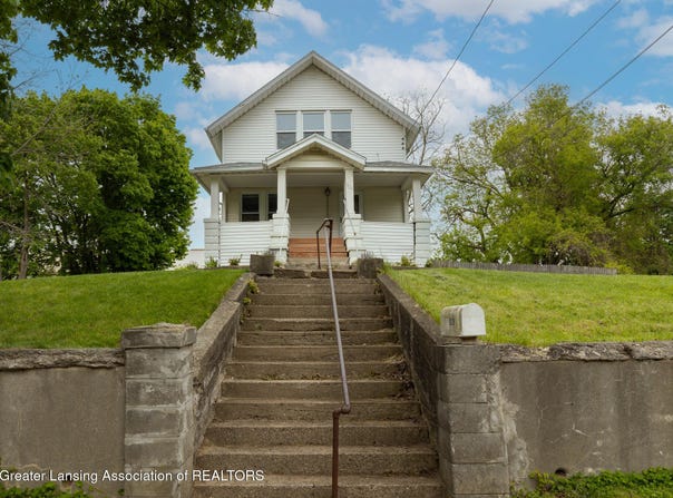929 Dakin Street, Lansing, MI 48912