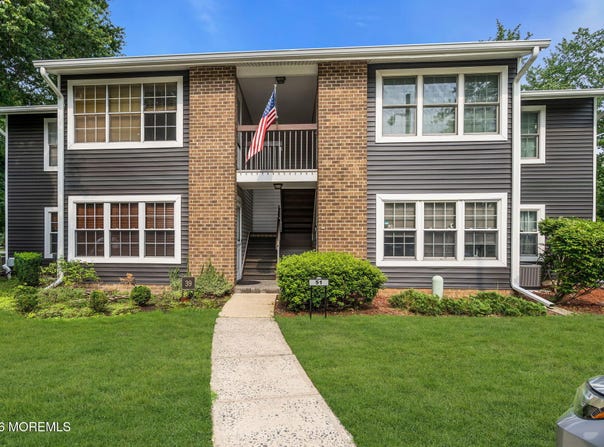 39 Pennsylvania Way, North Brunswick, NJ 08902