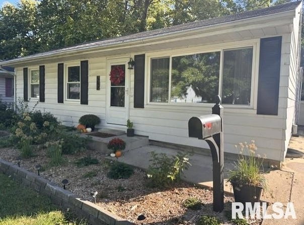 582 CHERRY Street, Jacksonville, IL 62650