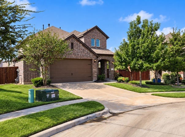 1004 Friesian Lane, Aubrey, TX 76227