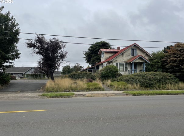 1107 3RD St, Tillamook, OR 97141