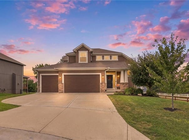 21807 W 46th Terrace, Shawnee, KS 66226