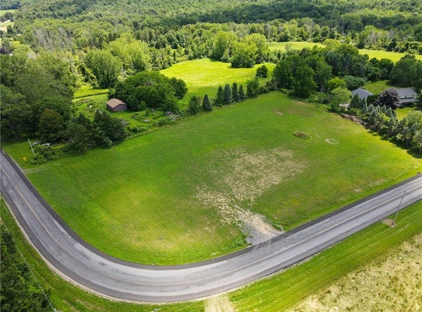 Desmith Rd, Newark, NY 14513